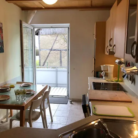 In Gelb, Mit Balkon, Kamin, 50 Schritte Zu Radweg, Ideal For Long Stay, 4 Singles In Single