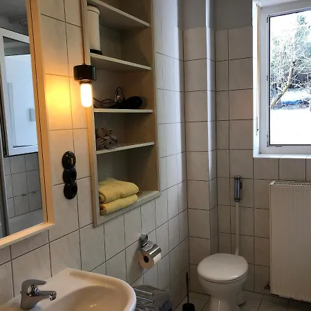 In Gelb, Mit Balkon, Kamin, 50 Schritte Zu Radweg, Ideal For Long Stay, 4 Singles In Single * Mainstockheim