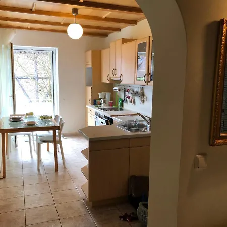 Casa de hóspedes In Gelb, Mit Balkon, Kamin, 50 Schritte Zu Radweg, Ideal For Long Stay, 4 Singles In Single *