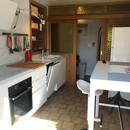 Casa de hóspedes In Gelb, Mit Balkon, Kamin, 50 Schritte Zu Radweg, Ideal For Long Stay, 4 Singles In Single *