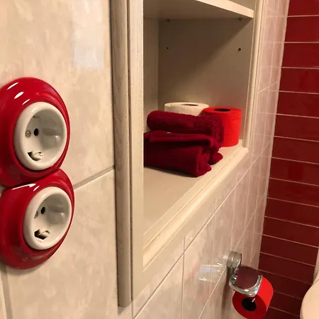 In Gelb, Mit Balkon, Kamin, 50 Schritte Zu Radweg, Ideal For Long Stay, 4 Singles In Single Casa de hóspedes Mainstockheim