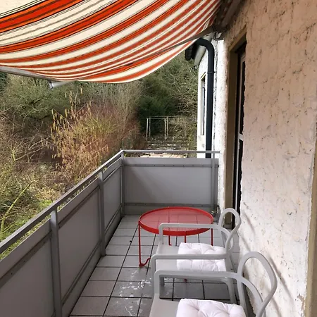 In Gelb, Mit Balkon, Kamin, 50 Schritte Zu Radweg, Ideal For Long Stay, 4 Singles In Single * Mainstockheim