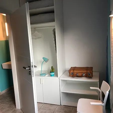 In Gelb, Mit Balkon, Kamin, 50 Schritte Zu Radweg, Ideal For Long Stay, 4 Singles In Single Casa de hóspedes Mainstockheim