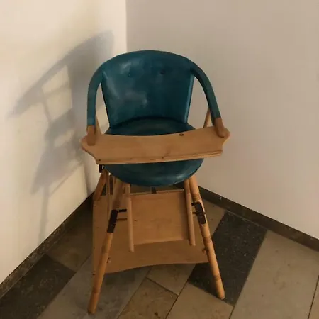 Casa de hóspedes In Gelb, Mit Balkon, Kamin, 50 Schritte Zu Radweg, Ideal For Long Stay, 4 Singles In Single *
