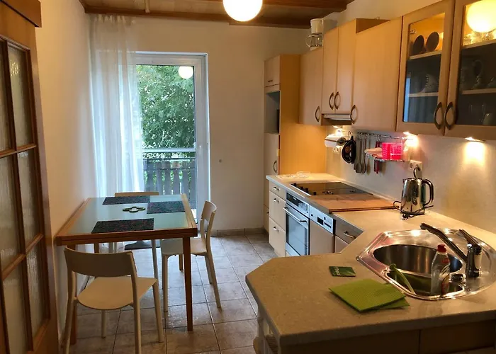 In Gelb, Mit Balkon, Kamin, 50 Schritte Zu Radweg, Ideal For Long Stay, 4 Singles In Single Mainstockheim