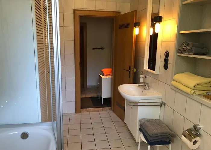 In Gelb, Mit Balkon, Kamin, 50 Schritte Zu Radweg, Ideal For Long Stay, 4 Singles In Single Pensjonat *