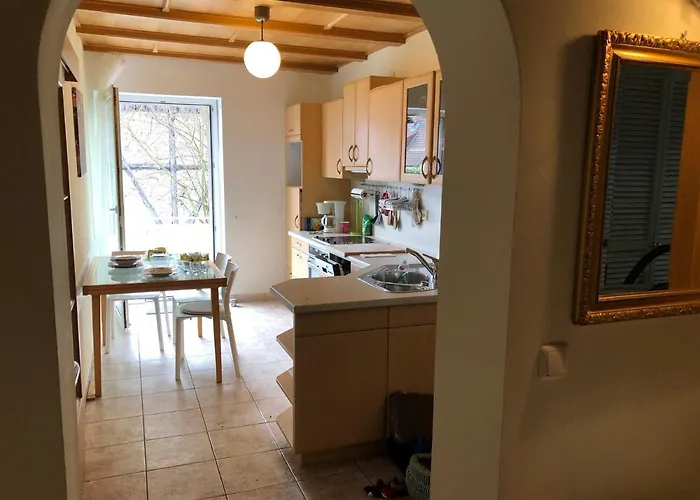 Pensjonat In Gelb, Mit Balkon, Kamin, 50 Schritte Zu Radweg, Ideal For Long Stay, 4 Singles In Single *