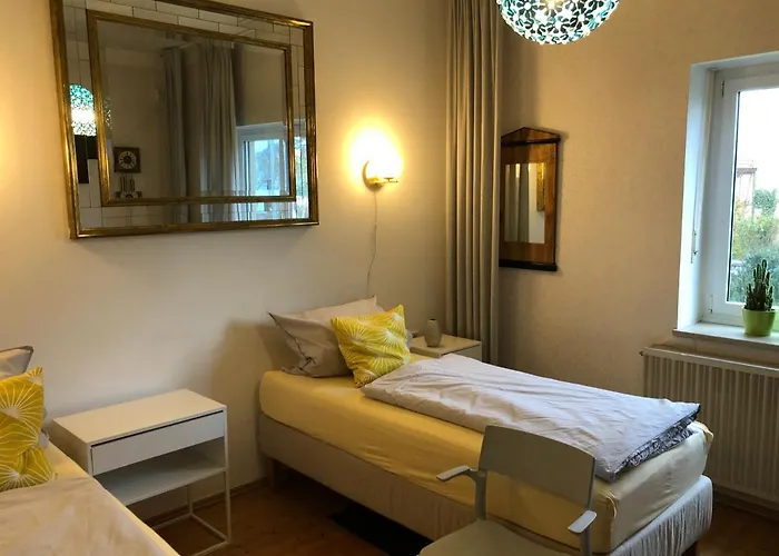 In Gelb, Mit Balkon, Kamin, 50 Schritte Zu Radweg, Ideal For Long Stay, 4 Singles In Single Pensjonat *