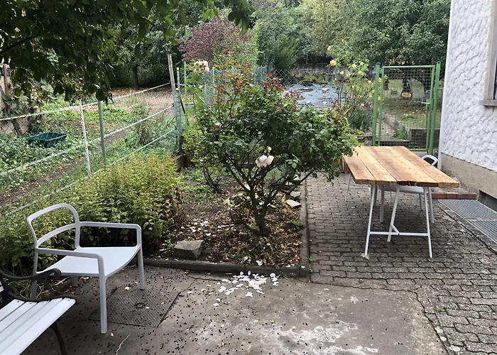 In Gelb, Mit Balkon, Kamin, 50 Schritte Zu Radweg, Ideal For Long Stay, 4 Singles In Single *