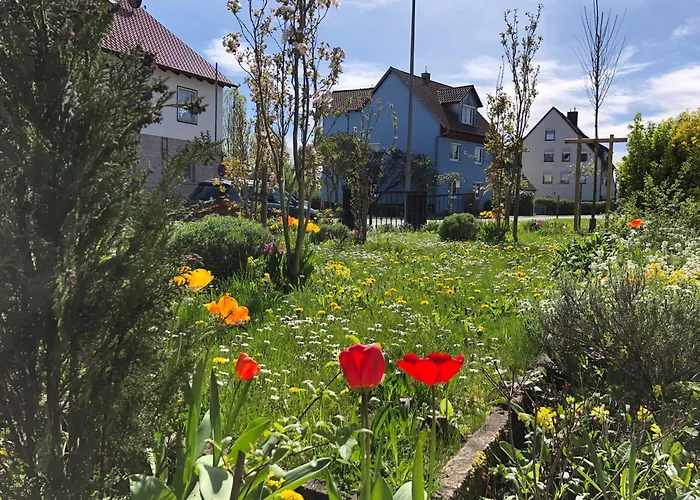 Pensjonat In Gelb, Mit Balkon, Kamin, 50 Schritte Zu Radweg, Ideal For Long Stay, 4 Singles In Single