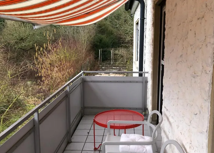 In Gelb, Mit Balkon, Kamin, 50 Schritte Zu Radweg, Ideal For Long Stay, 4 Singles In Single * Mainstockheim