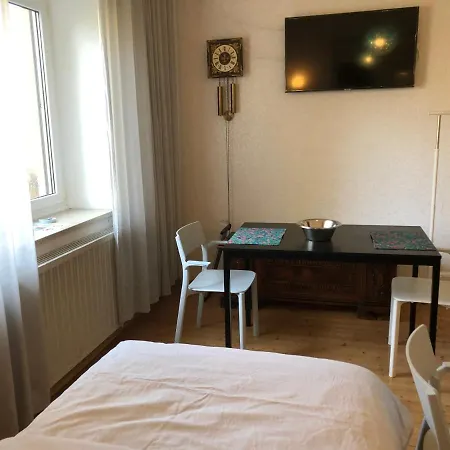 Pensión In Gelb, Mit Balkon, Kamin, 50 Schritte Zu Radweg, Ideal For Long Stay, 4 Singles In Single Mainstockheim