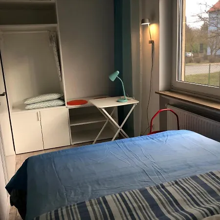 In Gelb, Mit Balkon, Kamin, 50 Schritte Zu Radweg, Ideal For Long Stay, 4 Singles In Single Affittacamere