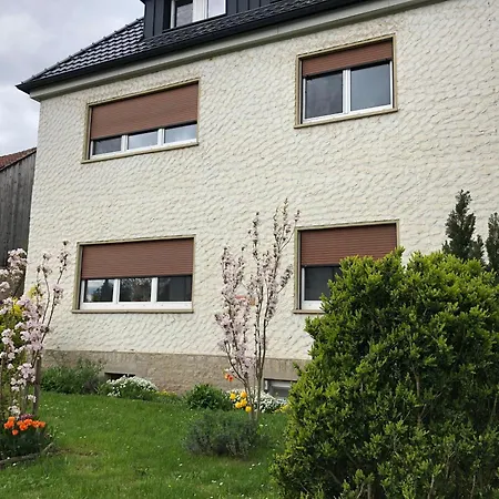 In Gelb, Mit Balkon, Kamin, 50 Schritte Zu Radweg, Ideal For Long Stay, 4 Singles In Single